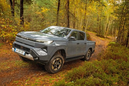 Toyota lance une camionnette Hilux électrique