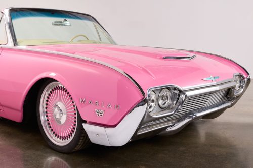 La Ford Thunderbird 1961 du spectacle « Mariah: Number 1 to Infinity » est à vendre