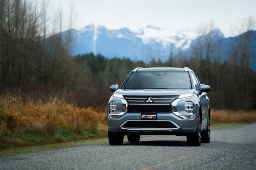 L’Outlander PHEV 2026 débarque en première nord-américaine à Montréal