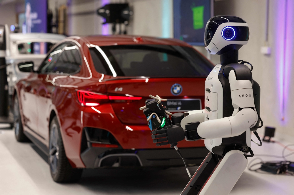BMW intensifie son offensive en robotique humanoïde  en Allemagne