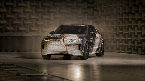 Range Rover prépare une voiture… enfin presque