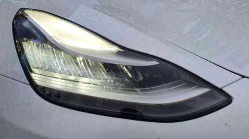 Des phares trop puissants pour les Tesla 3 et Y