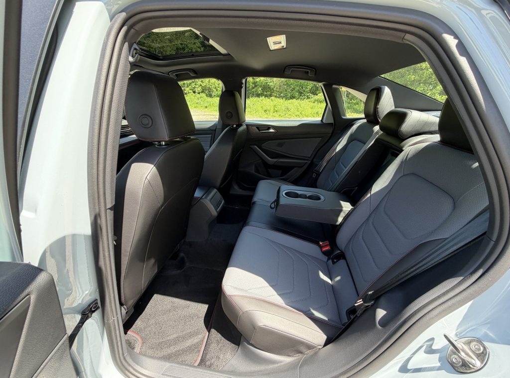 Places arrière de la Volkswagen Jetta GLI 2026